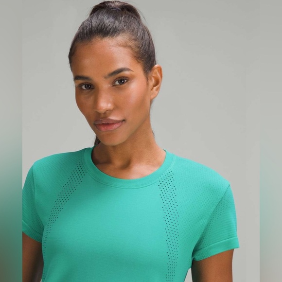 Lululemon Train to Be Short-Sleeve Running Workout Mesh Gym Shirt - Picture 4 of 6